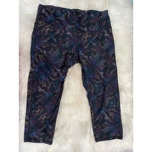 C9 champion 3/4 length leggings firework size L